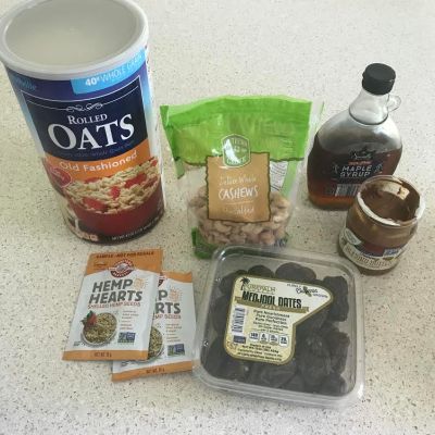 ingredients for date balls with cashews