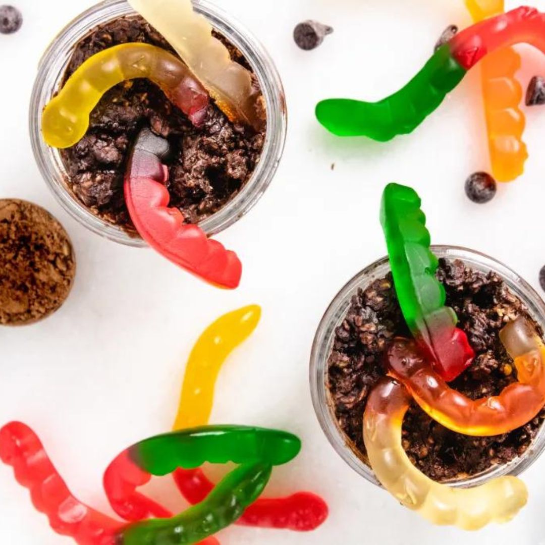 overhead shot of oreo overnight oats with gummy worms